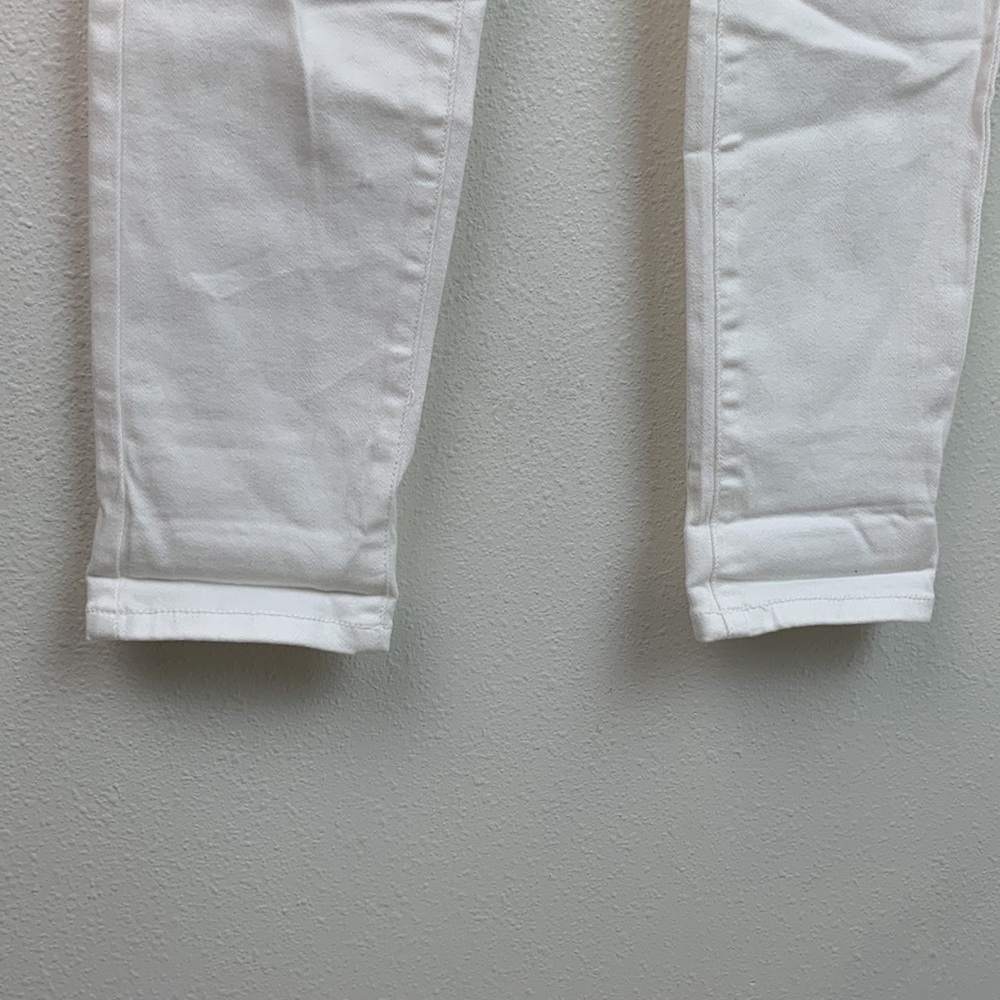 NEW Refuge distressed destroyed white stretch denim jeans, mid rise skinny pants - Picture 7 of 10